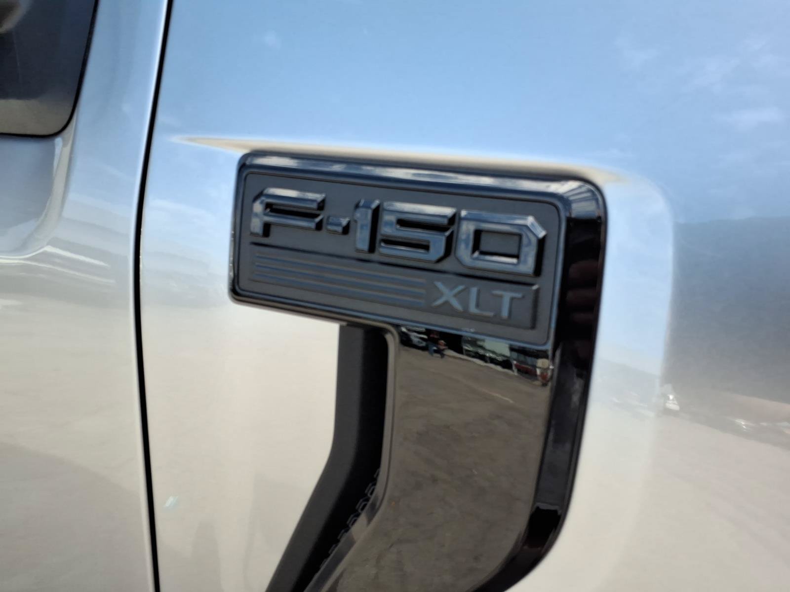 New 2026 Iconic Silver Metallic Ford XLT image 8