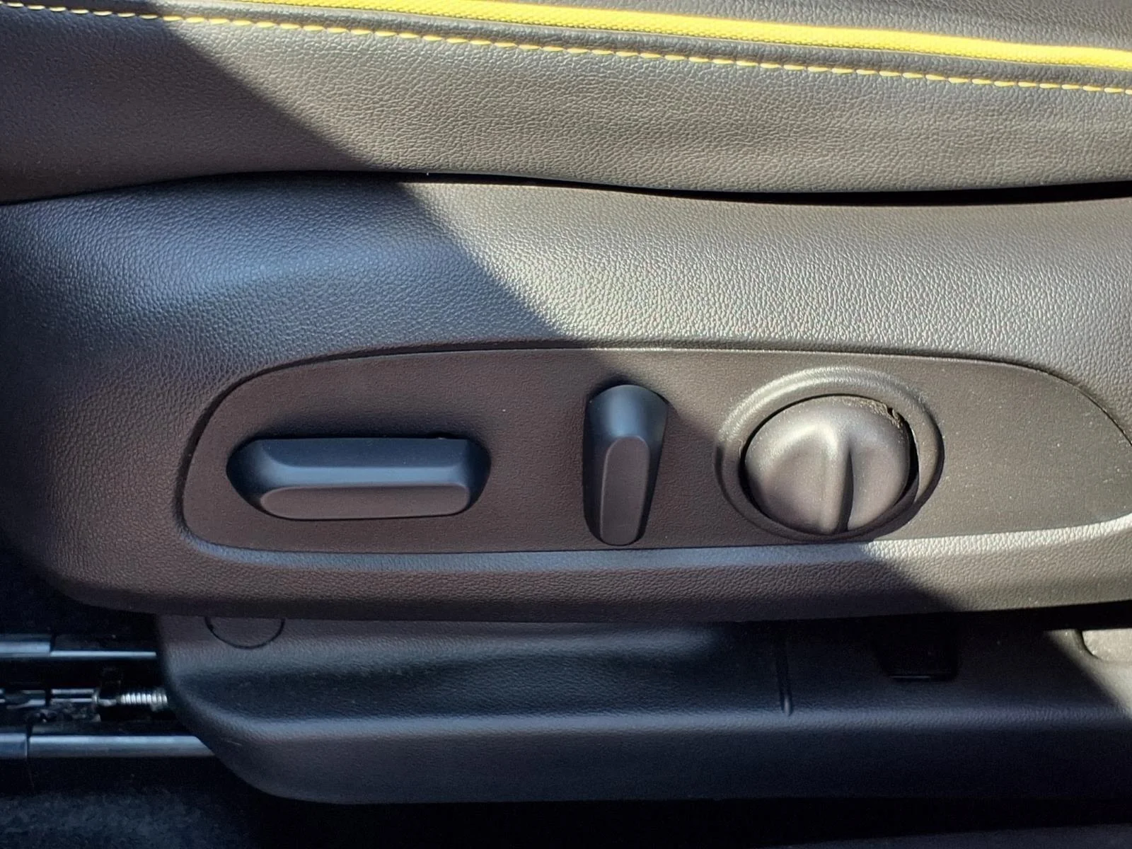 Used 2025 Sterling Gray Metallic Chevrolet ACTIV image 23