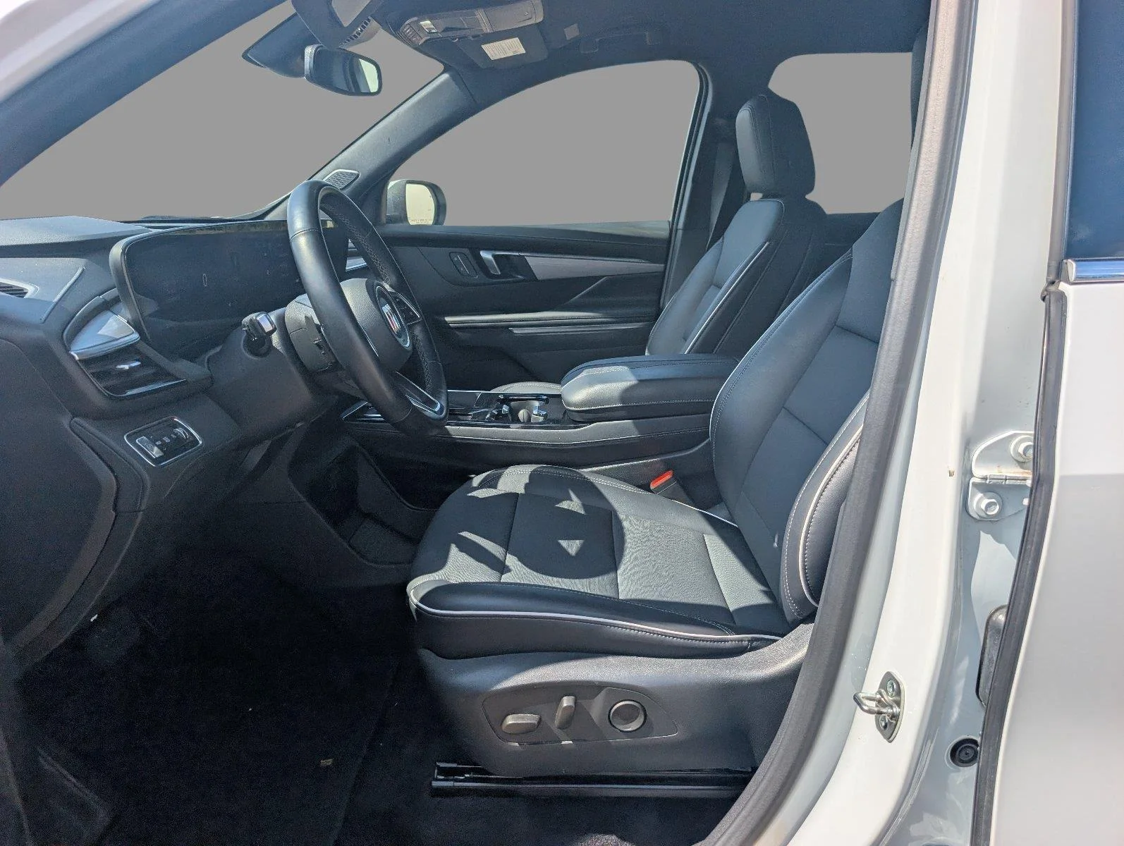 Used 2026 Summit White Buick Preferred image 13