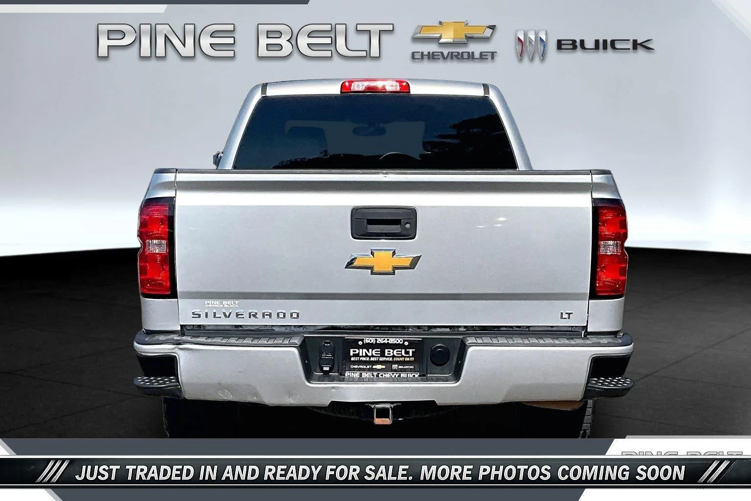 Used 2018 Silver Ice Metallic Chevrolet LT image 4