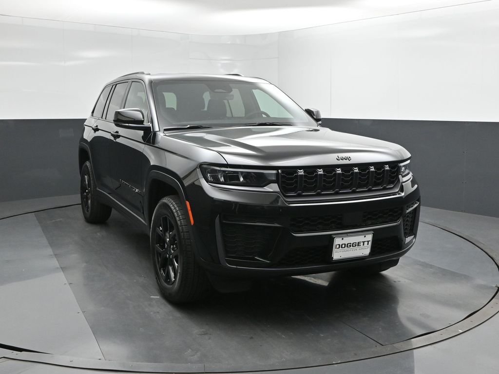 New 2026 Diamond Black Crystal Pearl-Coat Exterior Paint Jeep Altitude image 22