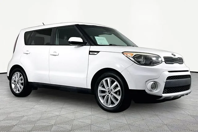 Used 2018 White Kia Plus image 3