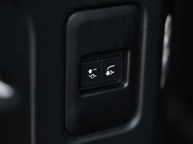 2026 Land Rover Defender X - Photo 38