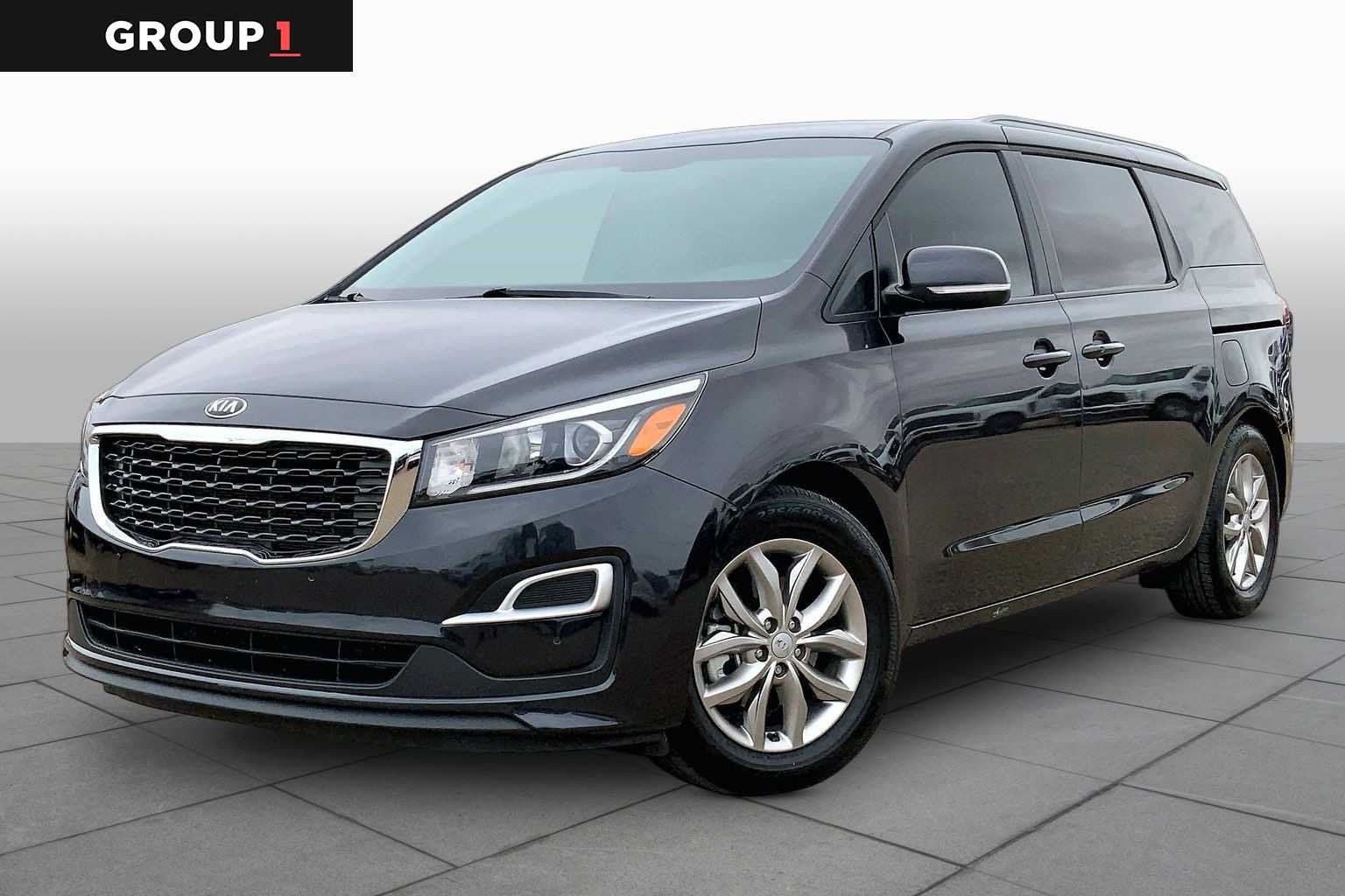 2021 Kia Sedona EX's photo