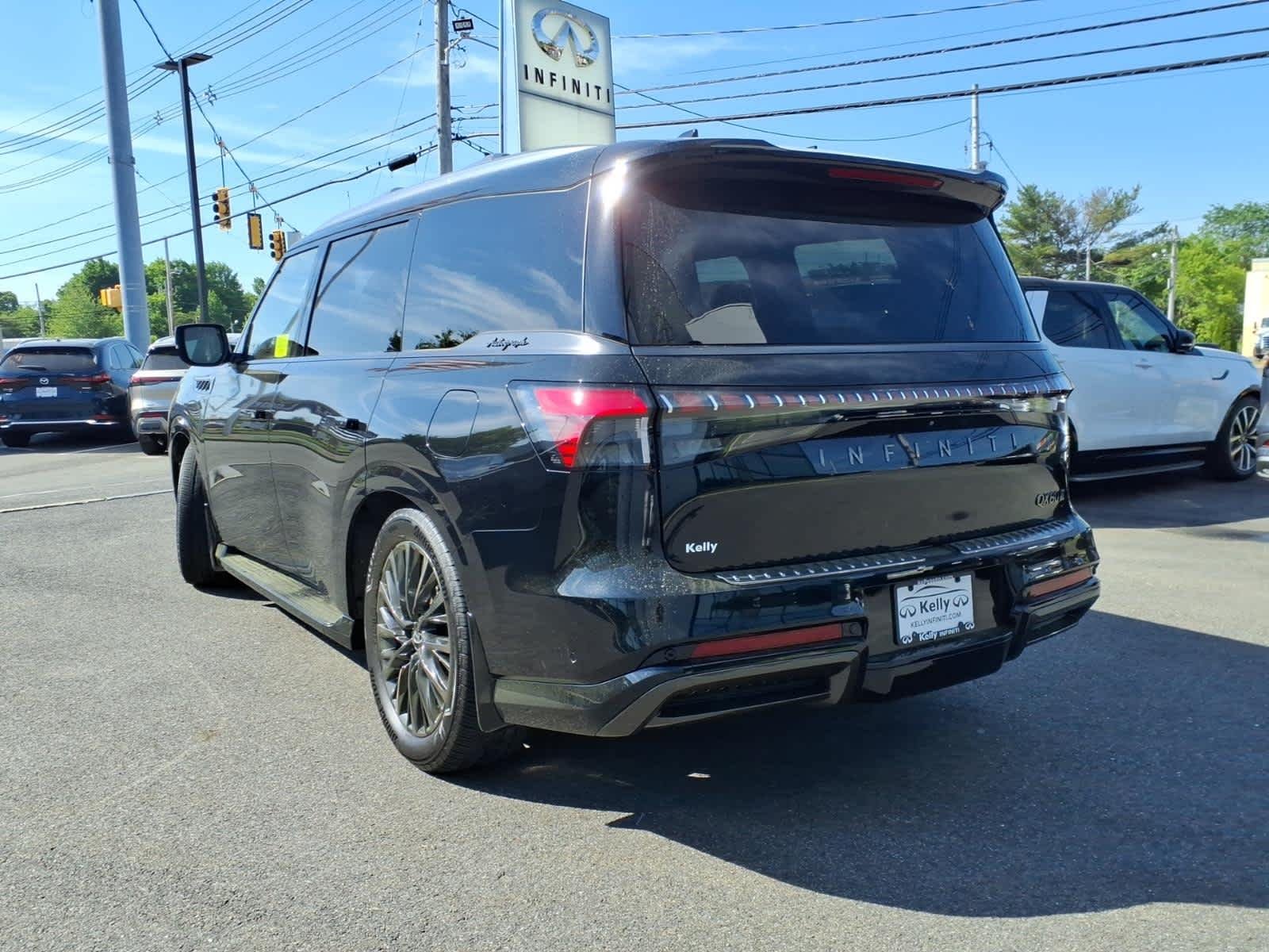 Certified Used 2025 Mineral Black INFINITI AUTOGRAPH image 7