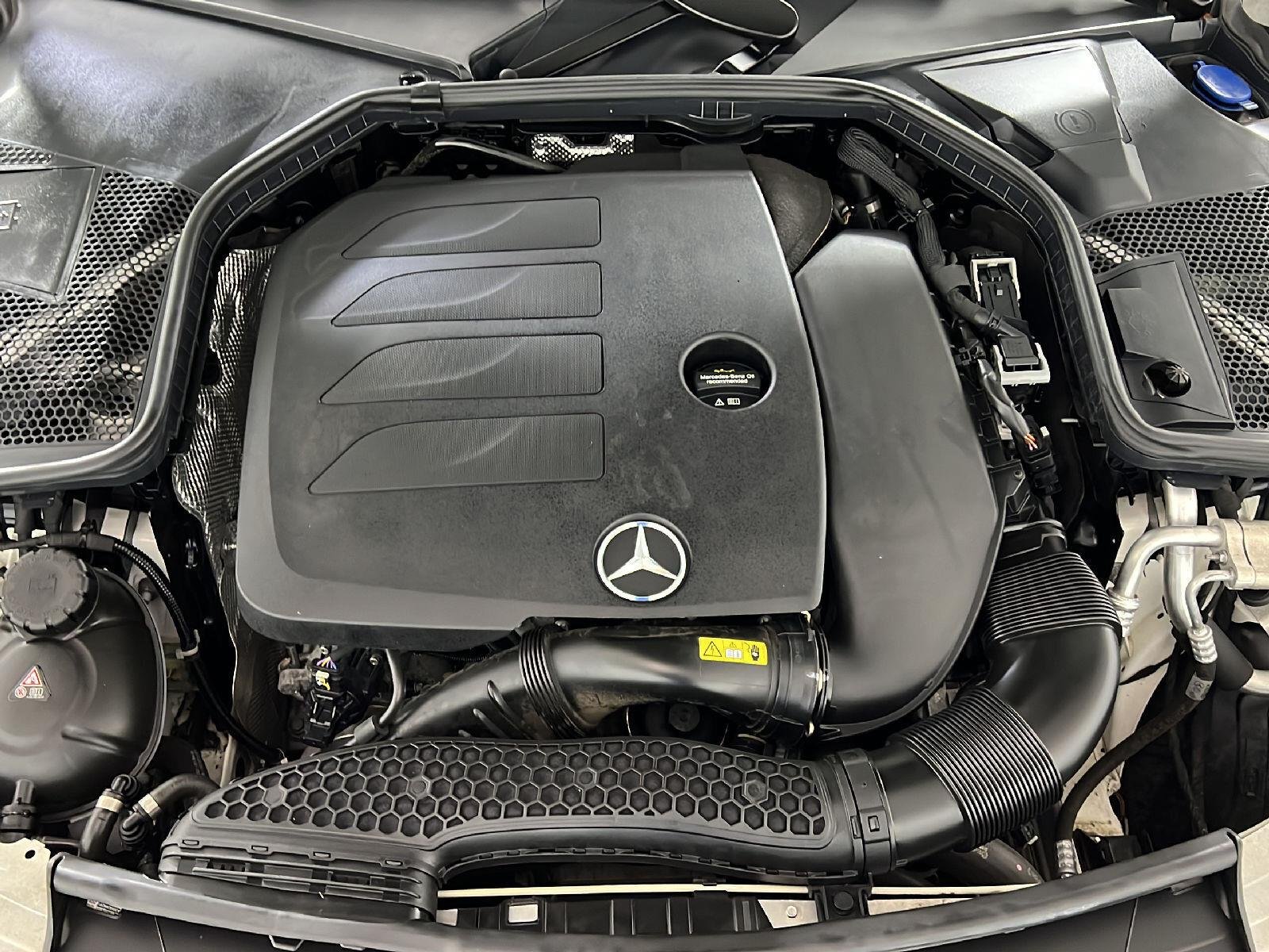 Used 2020 Polar White Mercedes-Benz C 300 image 23