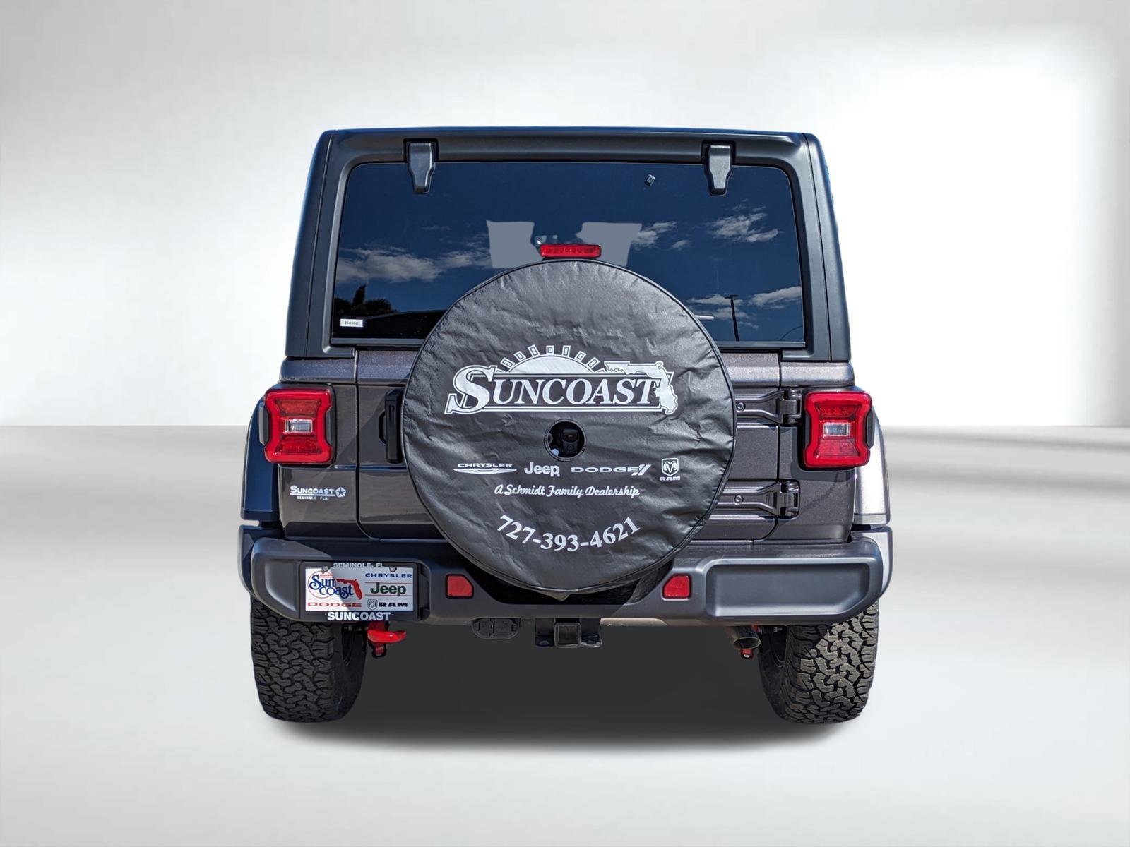 New 2026 Granite Crystal Metallic Clear-Coat Exterior Paint Jeep Rubicon image 5