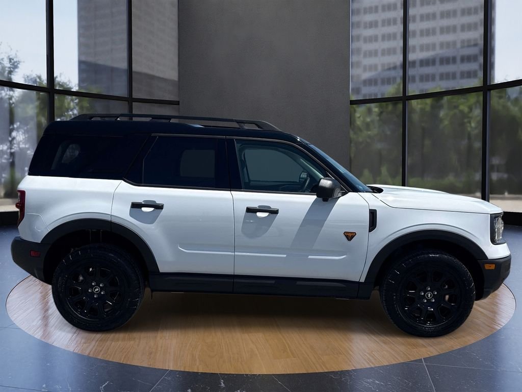 Used 2025 Oxford White Ford Badlands image 2