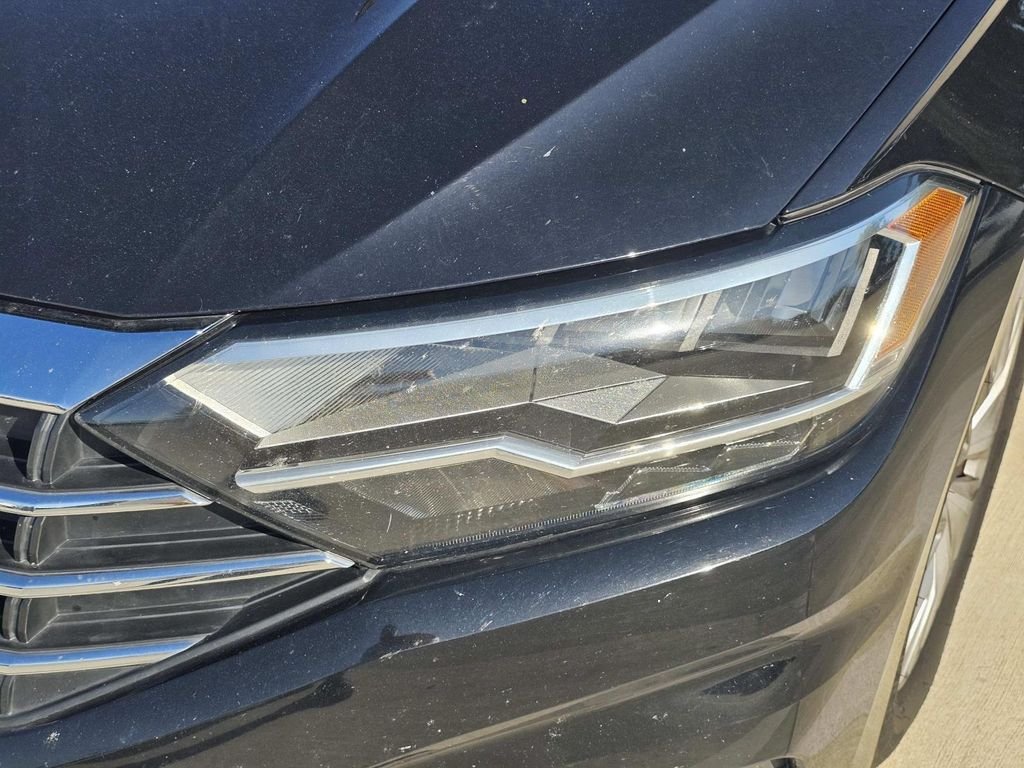 Used 2019  Volkswagen  image 6
