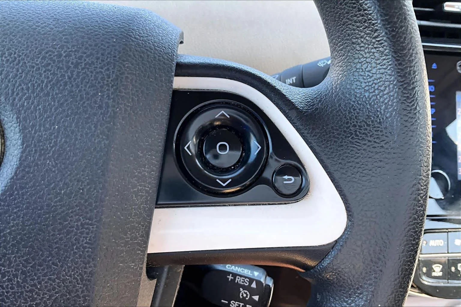 Used 2016 Blizzard Pearl Toyota Three image 21