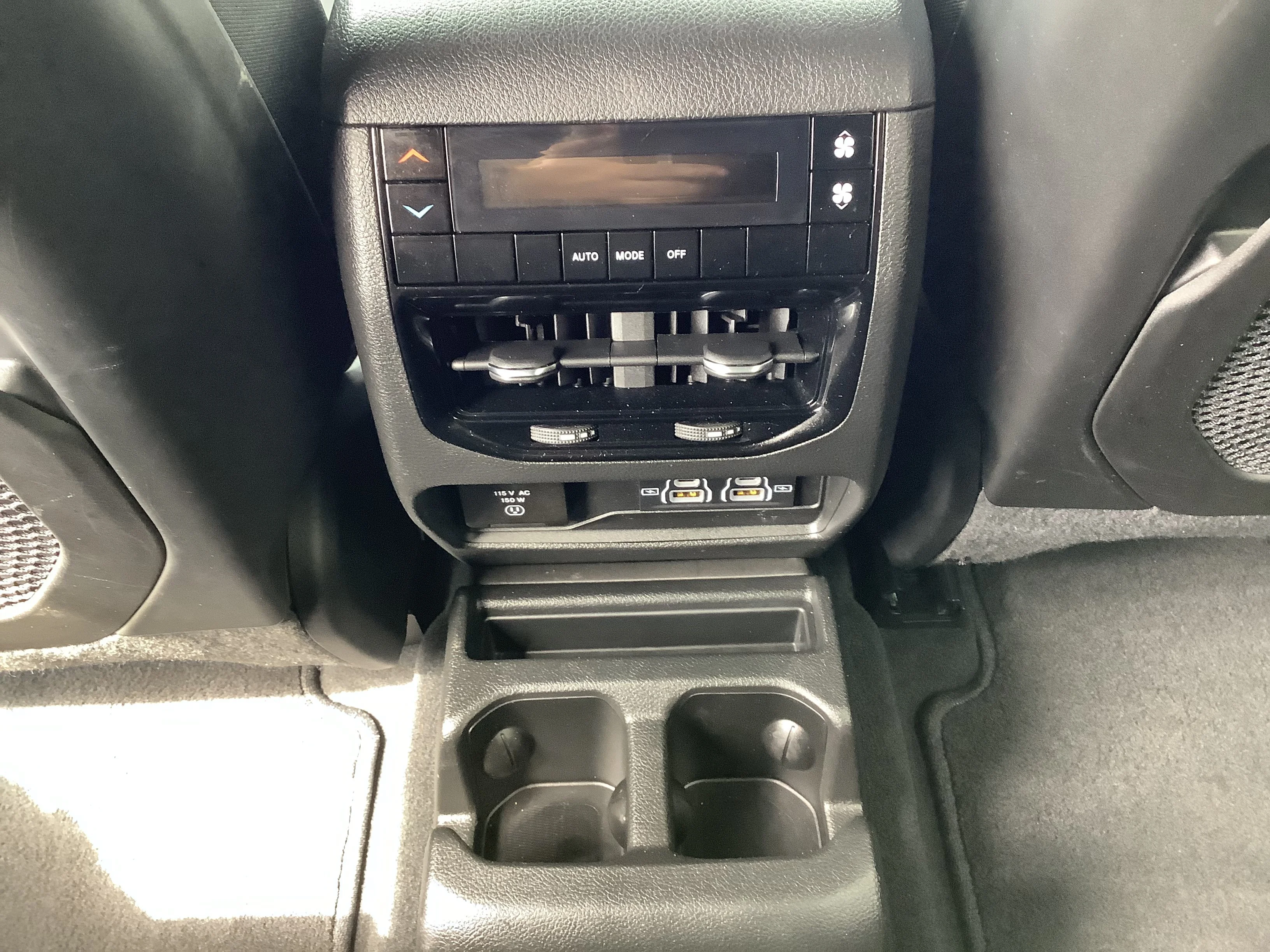 Used 2023 Red Jeep Altitude image 16