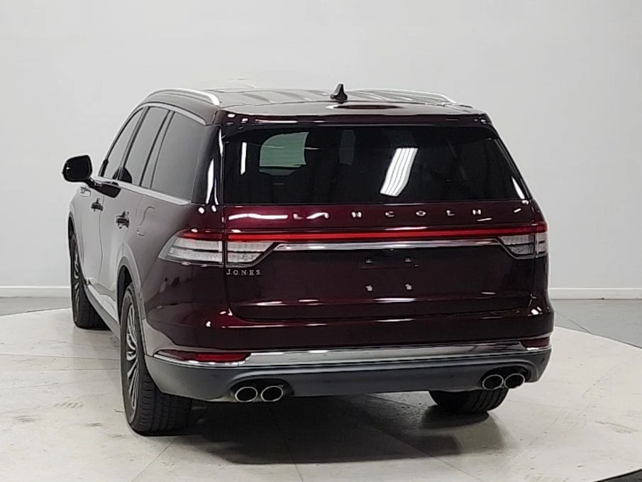 Used 2021 Burgundy Velvet Lincoln Reserve image 6
