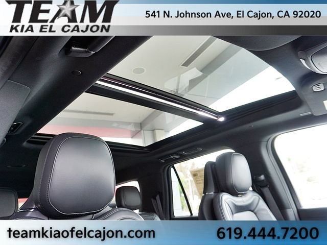 Used 2022 Black Lincoln Reserve image 14