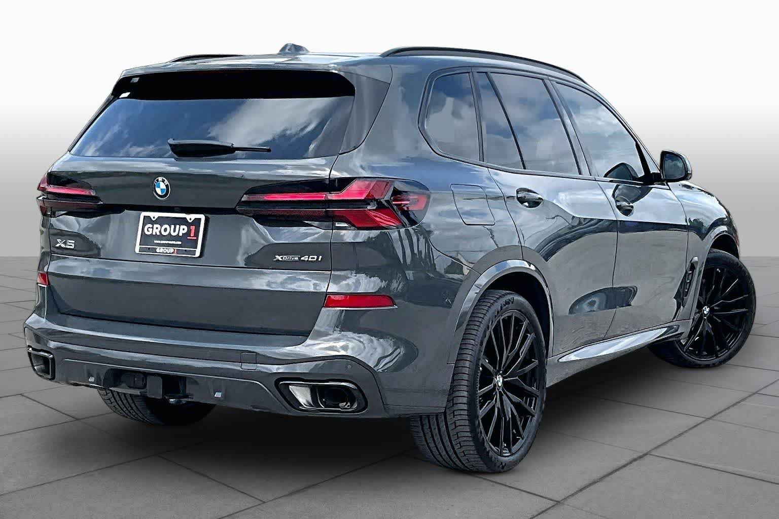 Used 2026 Dravit Grey Metallic BMW xDrive40i image 12