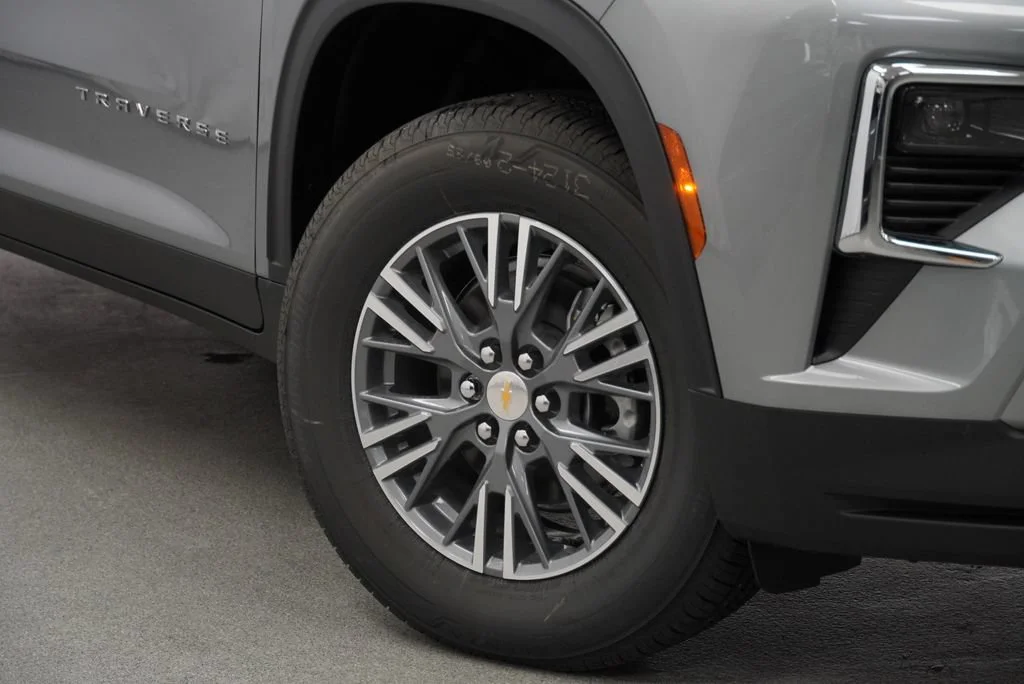 2027 Chevrolet Traverse LT - Photo 10