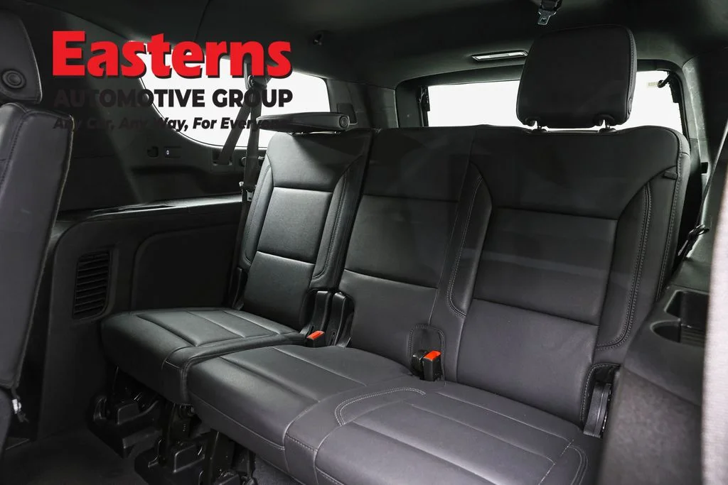 Used 2025 Gray Chevrolet Z71 image 28