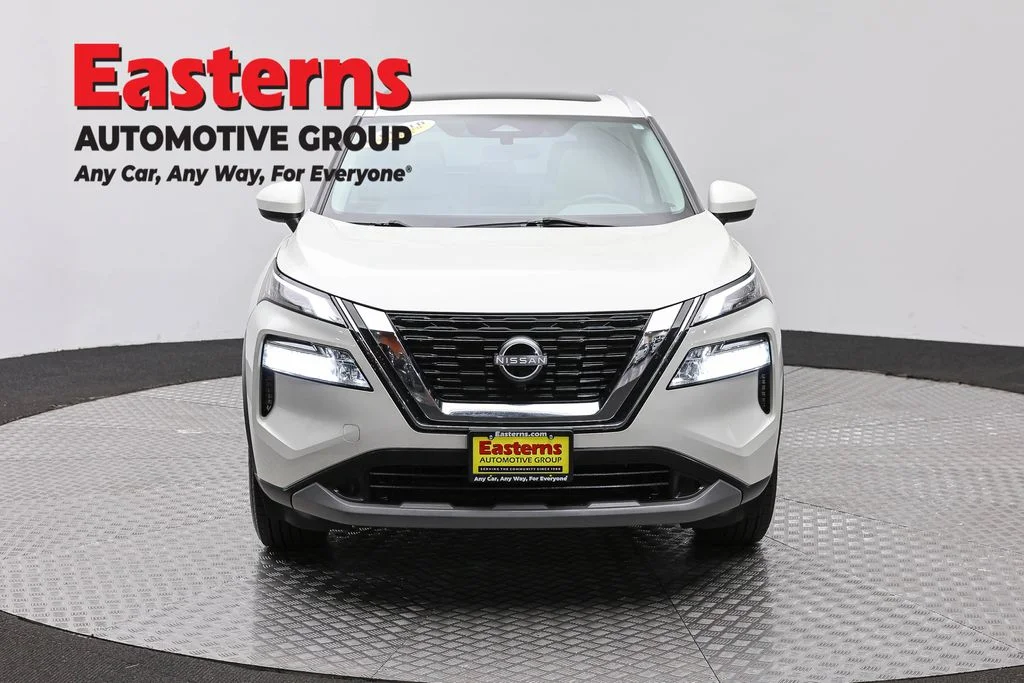 Used 2023 White Nissan SV image 2