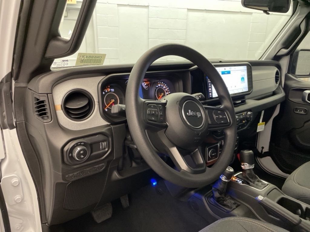 New 2026 Bright White Clear-Coat Exterior Paint Jeep Sport image 13