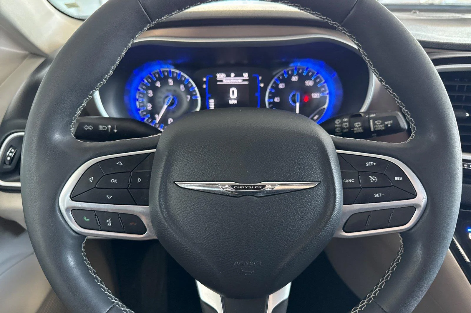 Used 2022 Brilliant Black Crystal Pearlcoat Chrysler LX image 25