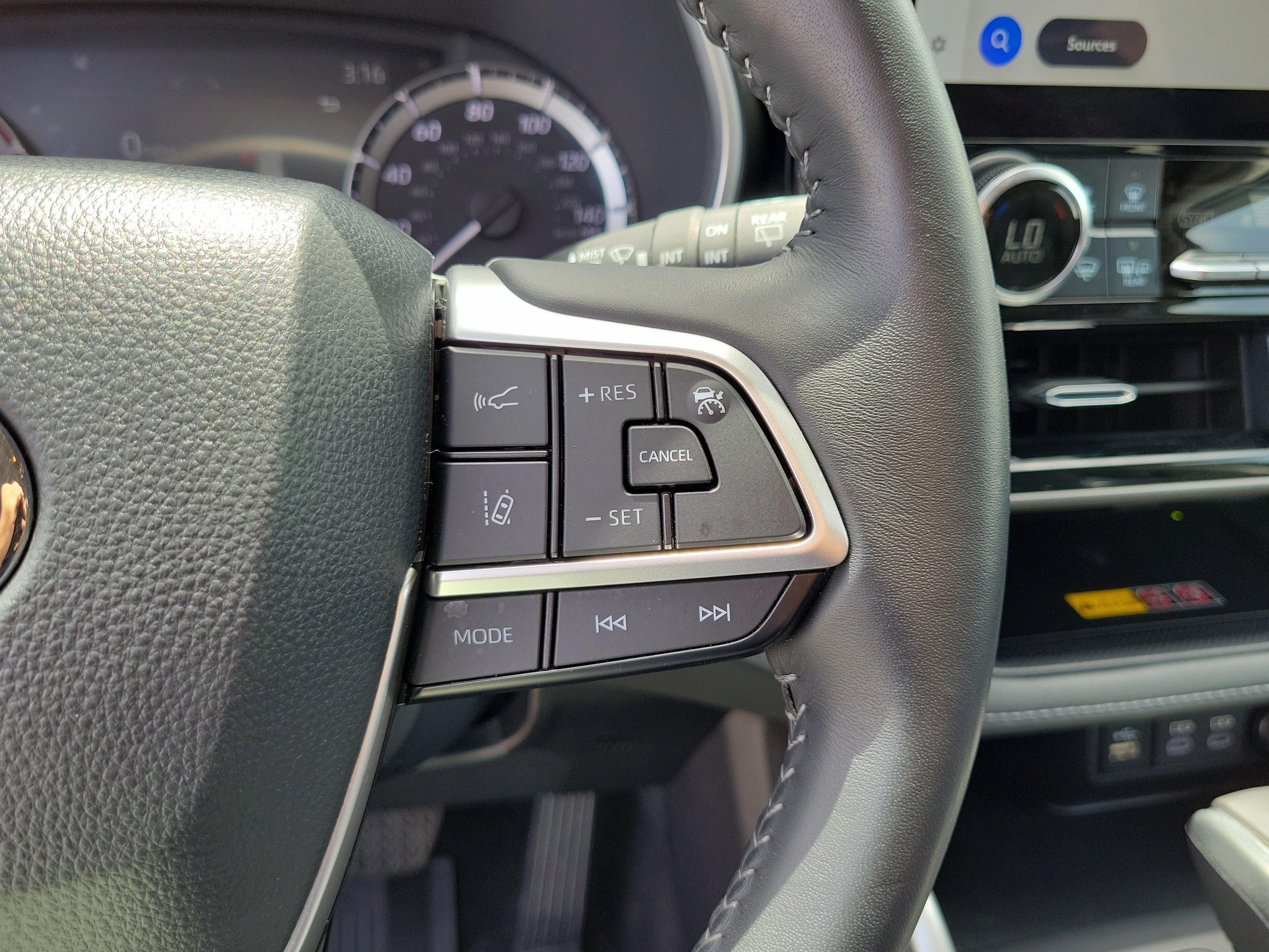 Used 2025 Pearl Toyota XLE image 22