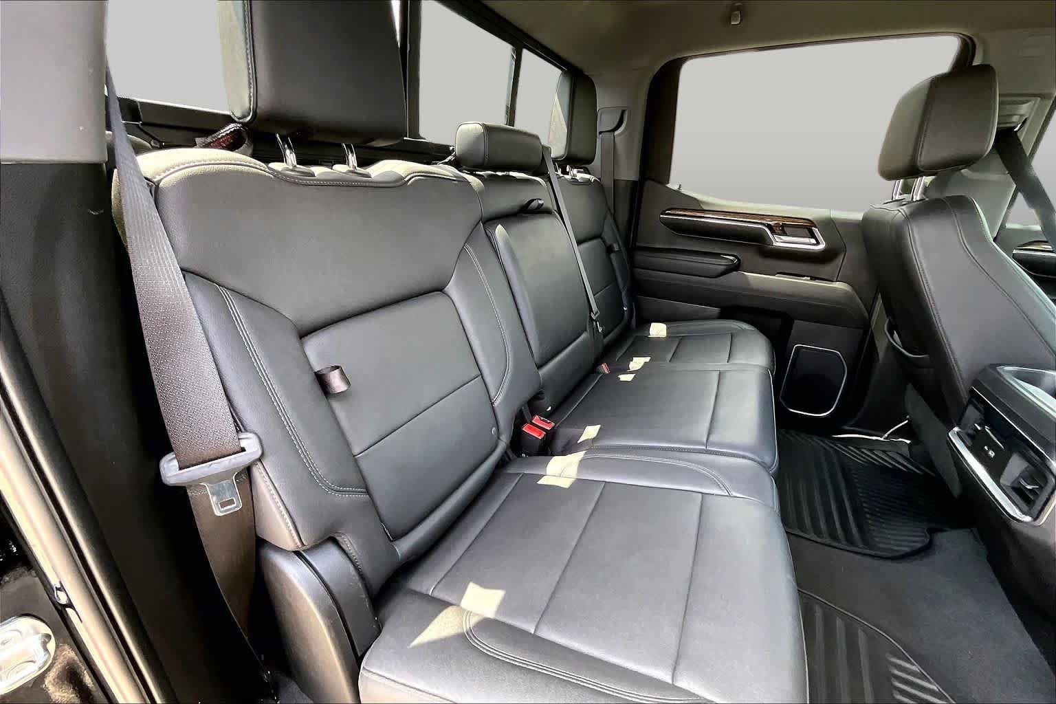 Used 2022 Onyx Black GMC Elevation image 20
