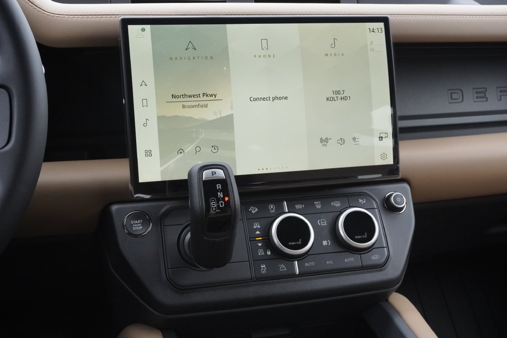 New 2026 Fuji White Land Rover X-Dynamic SE image 15