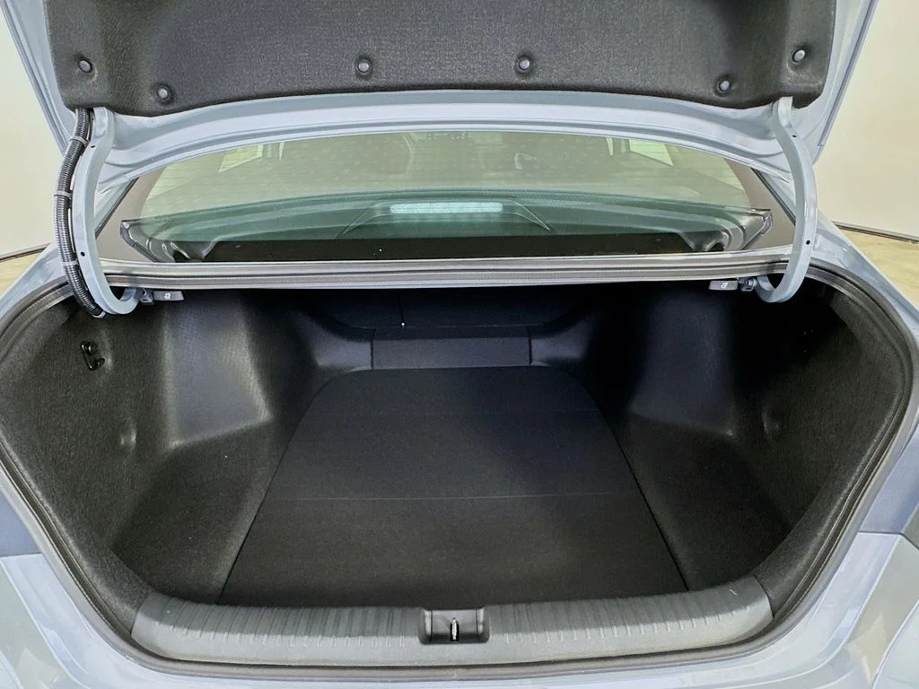 New 2026 Urban Gray Pearl Honda SE image 10
