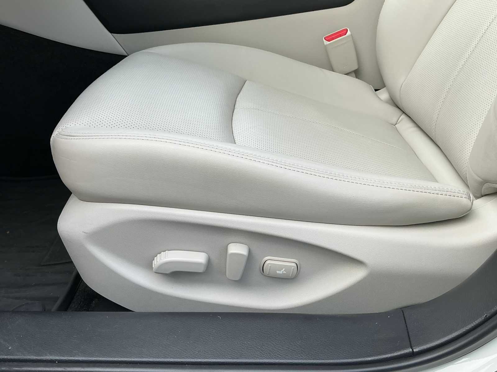 Used 2021 Majestic White INFINITI 3.0t SENSORY image 14