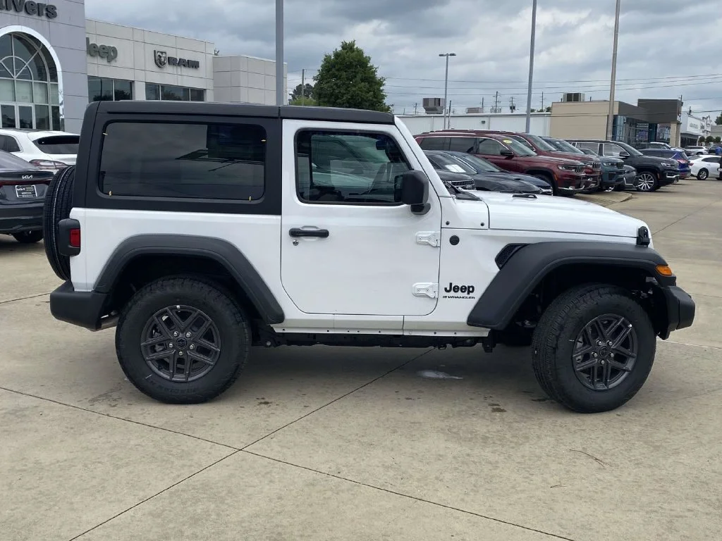 New 2026 Bright White Clear-Coat Exterior Paint Jeep Sport S image 33