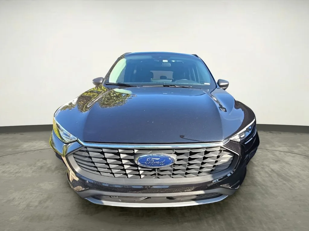 Used 2025 Black Ford Active image 12