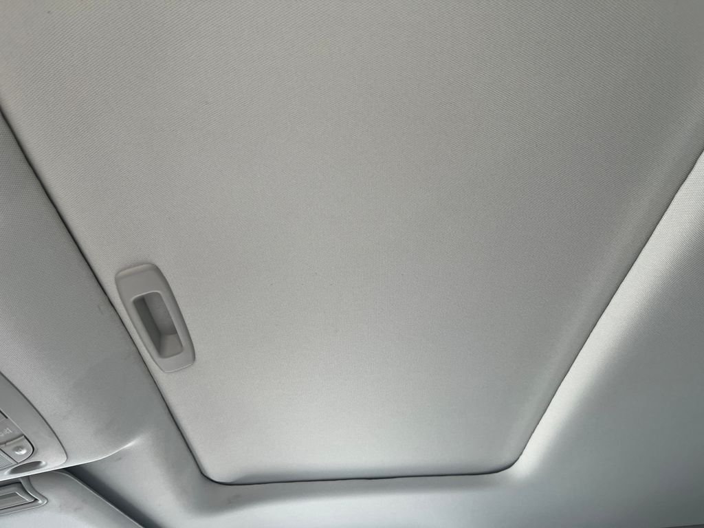 Used 2023 White Nissan SL image 22