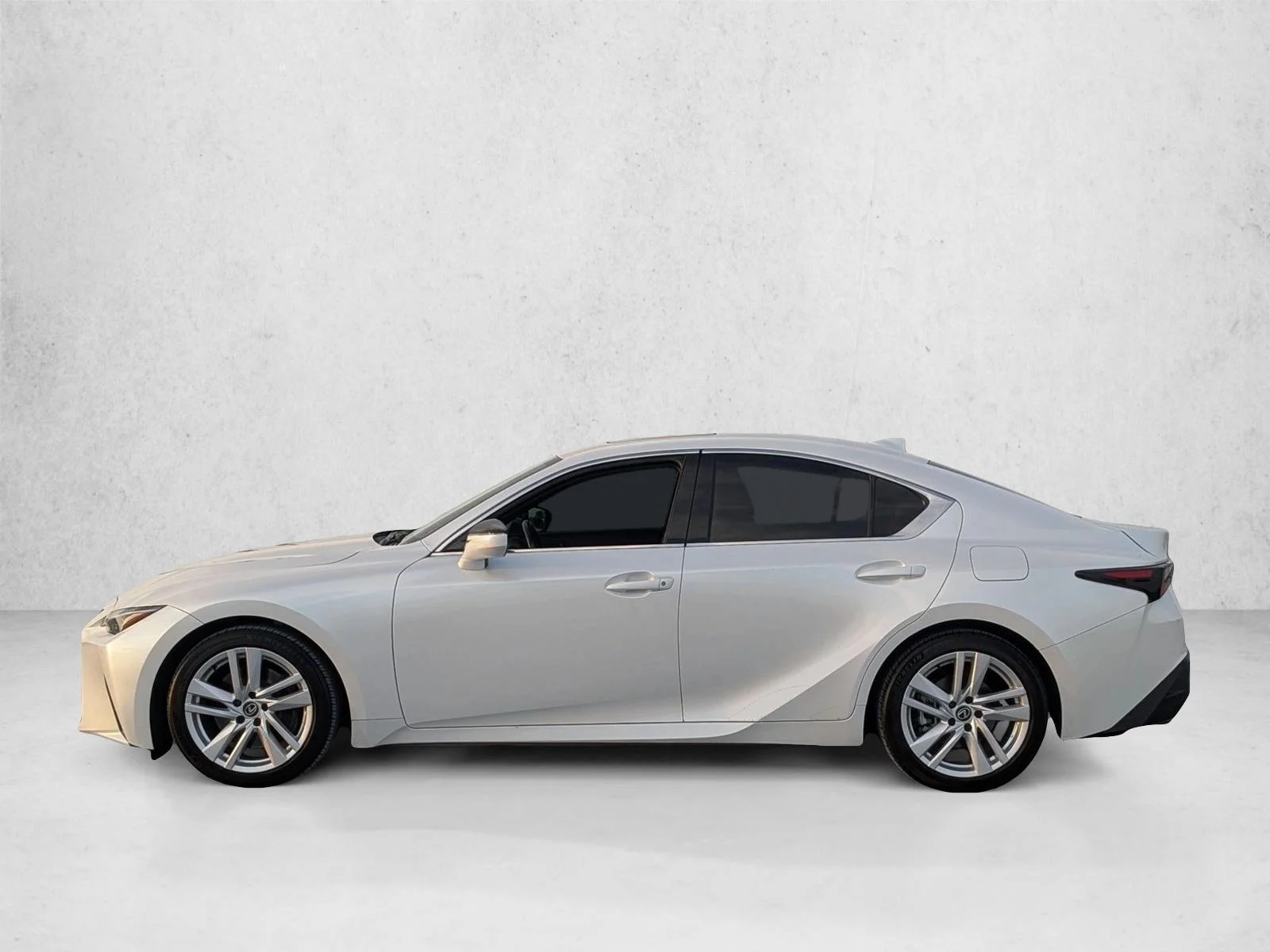 2024 Lexus IS 300 - Photo 9