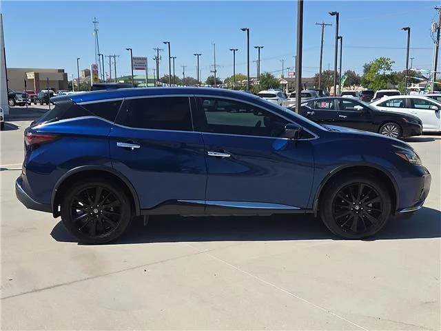 Used 2022 Blue Nissan SL image 6