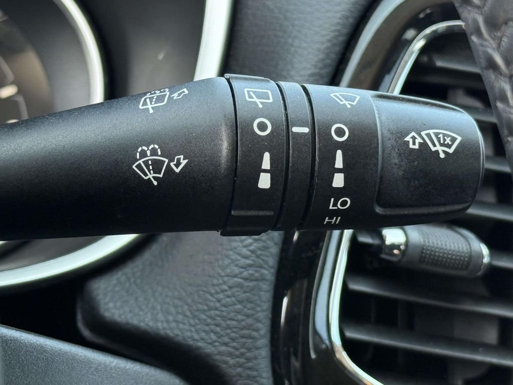 Used 2018 Black Jeep Latitude image 24
