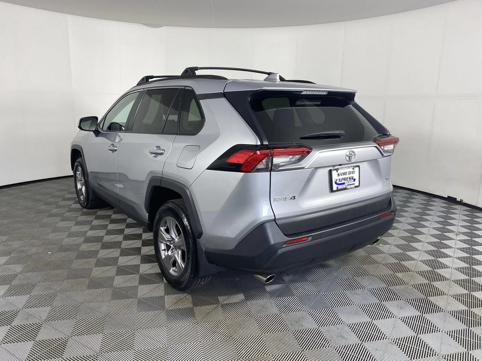 Used 2023 Silver Sky Metallic Toyota XLE image 5