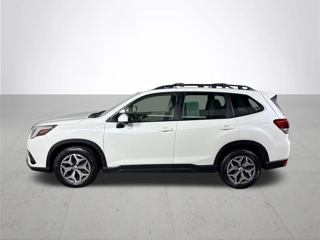 Used 2023 Crystal White Pearl Subaru Premium image 9