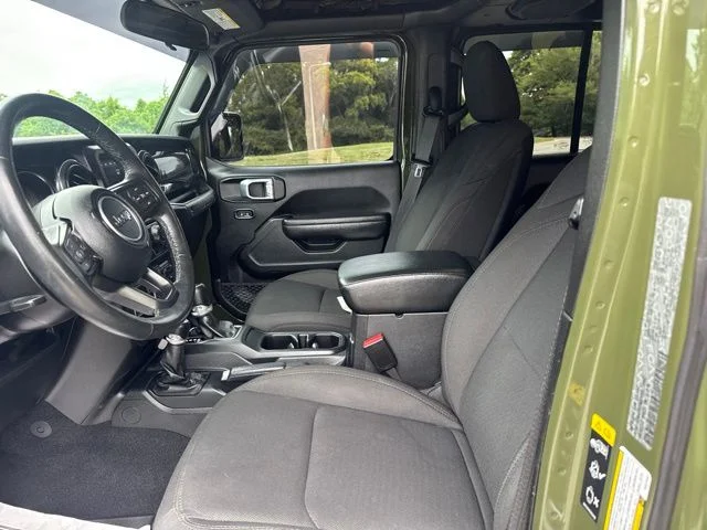 Used 2022 Green Jeep Unlimited Sport Altitude image 16