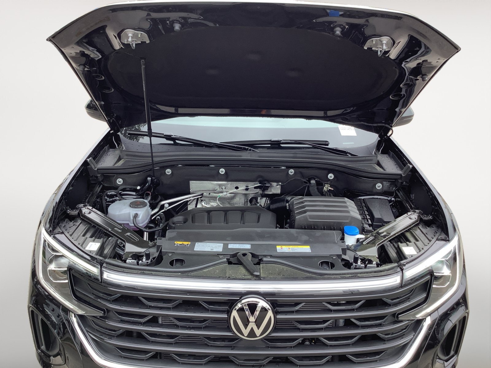 New 2026 DEEP BLACK Volkswagen 2.0T SE w/Technology image 11