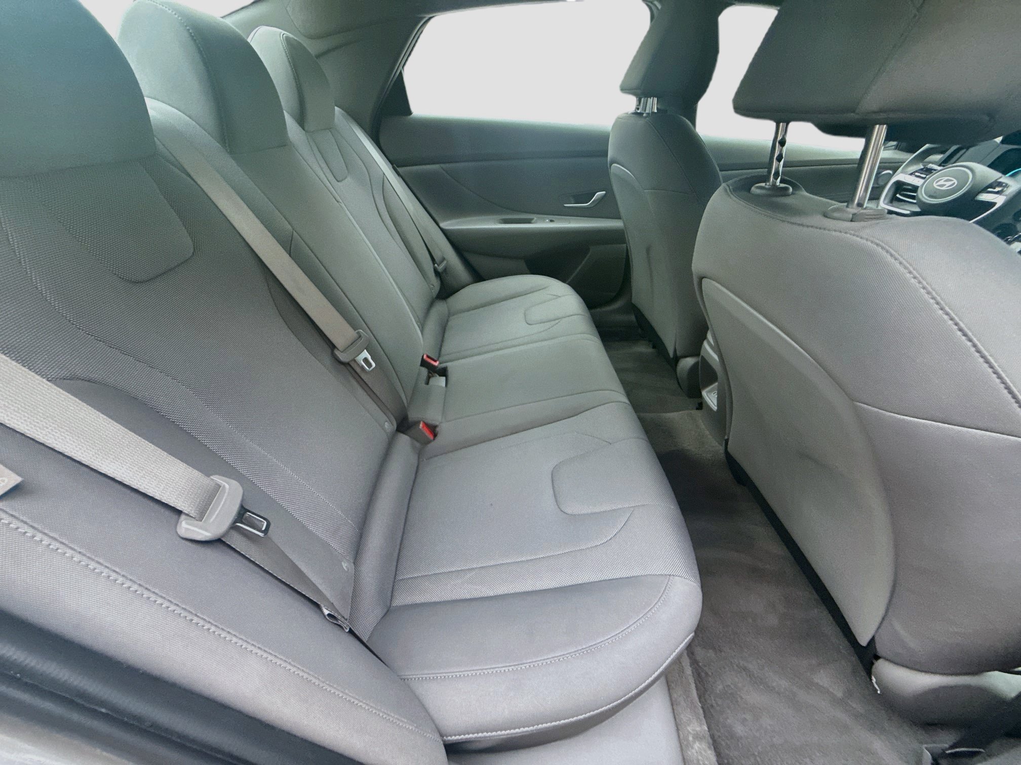 Used 2024 Fluid Metal Hyundai SE image 27