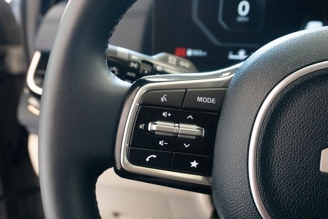 Used 2025 White Kia SX Prestige image 21