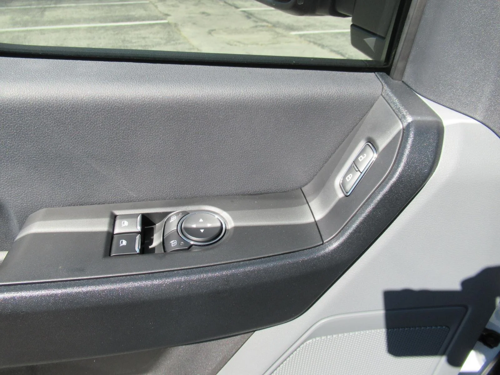 New 2024 Oxford White Ford F-250® XL image 20