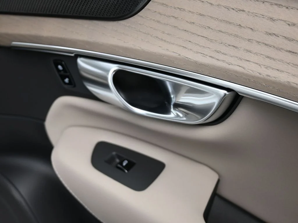 New 2026 Crystal White Volvo Plus image 29
