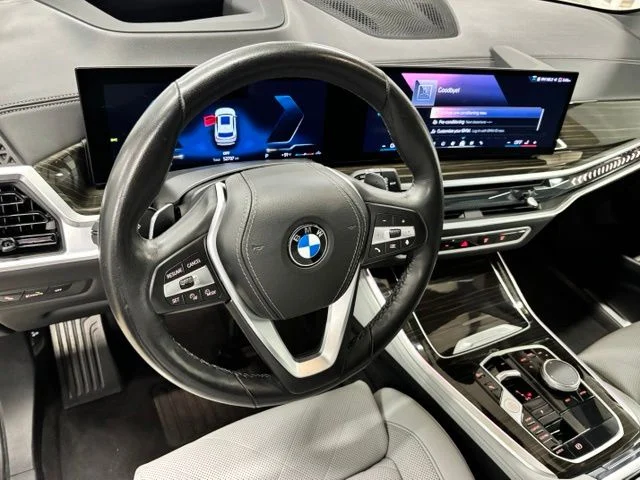 Used 2024 White BMW sDrive40i image 15