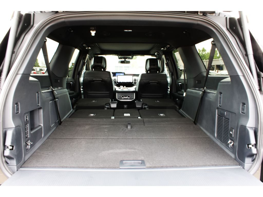 New 2027 Marsh Gray Ford Platinum image 27