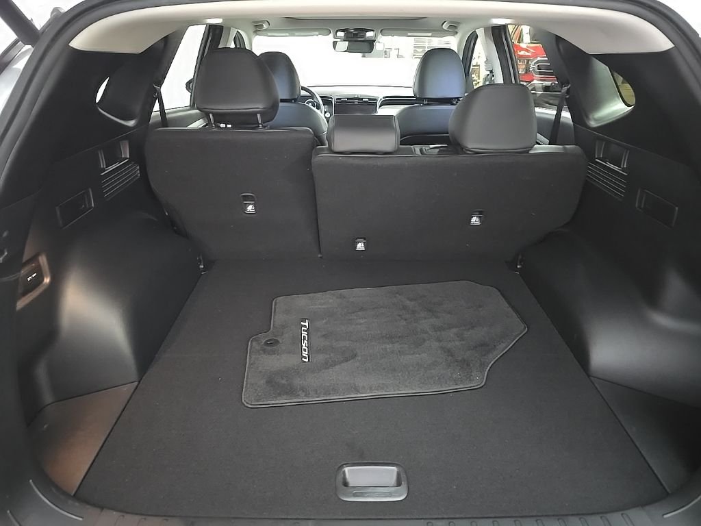 Used 2024 Silver Hyundai SEL Convenience image 12