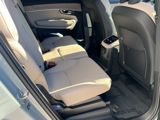 2026 Volvo XC90 Plus - Photo 26
