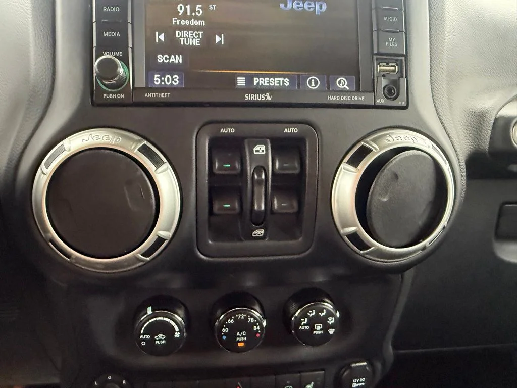 Used 2017 Green Jeep Unlimited Sahara image 31