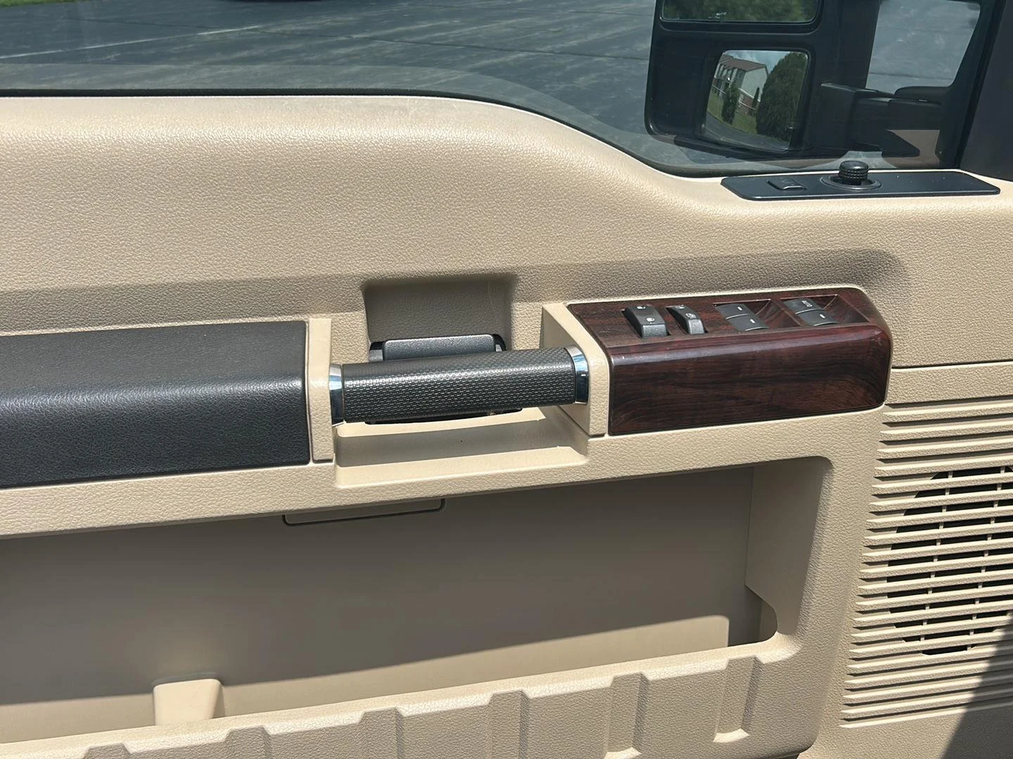 Used 2008 Red Clearcoat Ford Lariat image 17