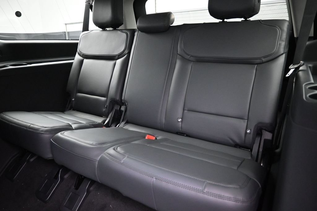 New 2027 Star White Metallic Tri-Coat Ford Active image 20