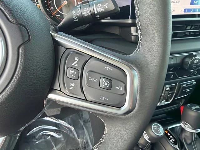 New 2026 Bright White Clearcoat Jeep Sahara image 22